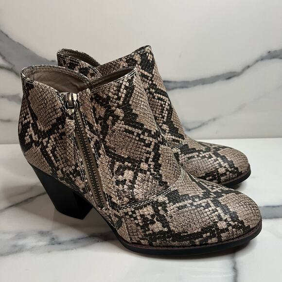 BareTraps | Women's Neutral Brown Cream Reptile Side Zip Cacie Boots Sz 7 - Picture 1 of 7
